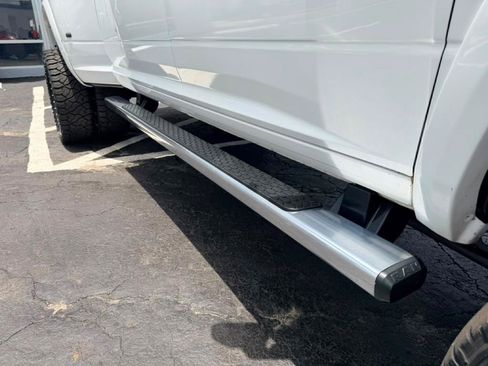 Used 2017 RAM 3500 Laramie w/ Convenience Group AWD/4WD image 10