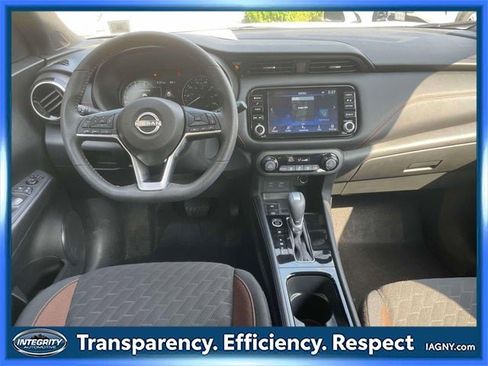 Used 2024 Nissan Kicks SR image 13