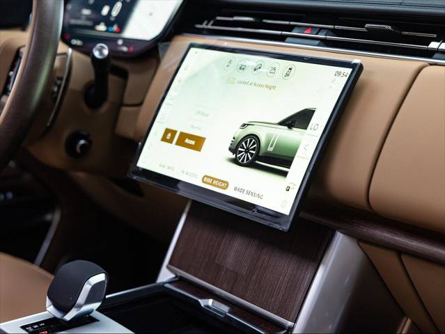 New 2026 Land Rover Range Rover Autobiography AWD/4WD image 30