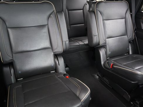 Used 2021 Chevrolet Tahoe Premier w/ Premium Package RWD image 21
