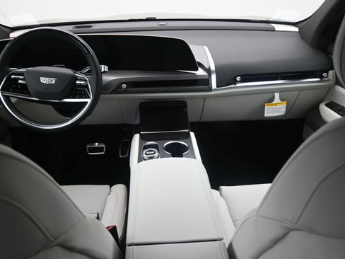 New 2026 Cadillac Vistiq Luxury image 10