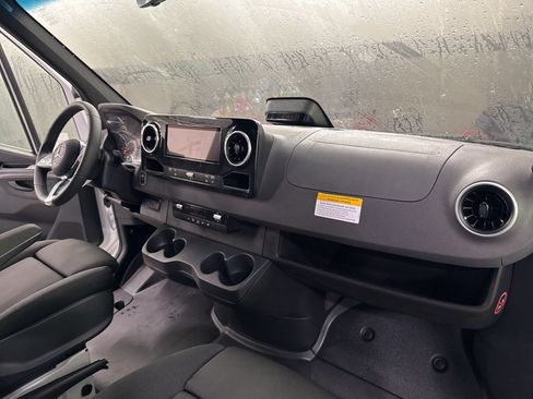 Used 2026 Mercedes-Benz Sprinter 2500 image 17