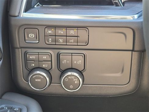 New 2026 Chevrolet Suburban LS image 21