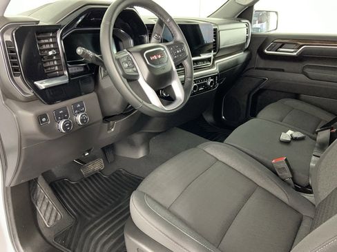 Used 2025 GMC Sierra 1500 Elevation image 24