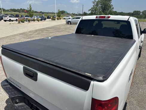 Used 2014 Chevrolet Silverado 2500 LT AWD/4WD image 13
