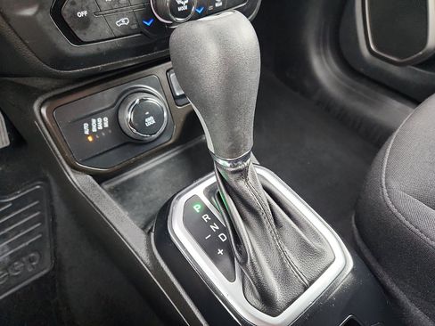 Used 2023 Jeep Renegade Latitude AWD/4WD image 14