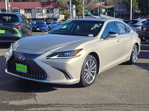 Used 2020 Lexus ES 300h w/ Premium Package image 3