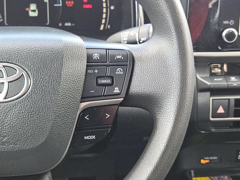 Used 2025 Toyota Camry LE FWD image 25
