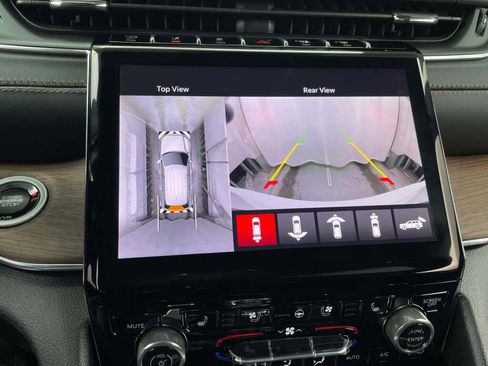 New 2025 Jeep Grand Cherokee L Summit w/ Luxury Tech Group V image 32