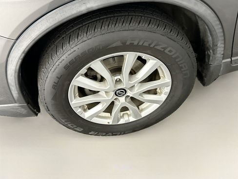 Used 2019 Nissan Rogue SV AWD/4WD image 11