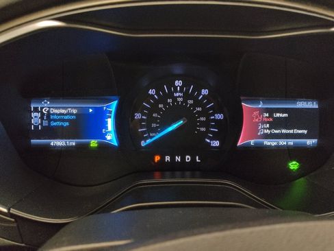 Used 2019 Ford Fusion SE image 23