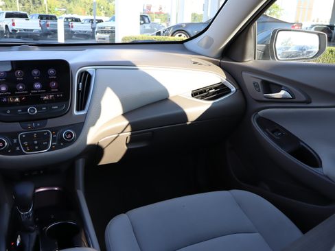 Used 2024 Chevrolet Malibu LT FWD image 13