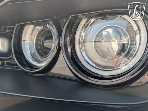 Used 2016 Dodge Challenger R/T Scat Pack w/ Leather Interior Group image 40