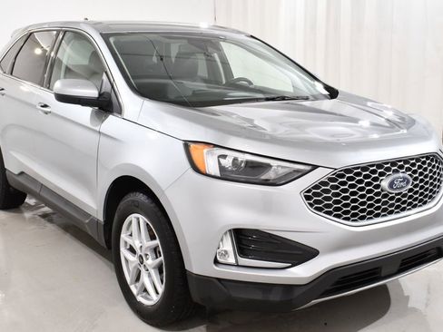 Used 2024 Ford Edge SEL w/ Convenience Package image 4