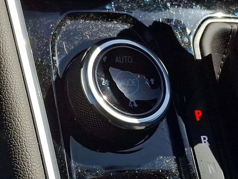 Used 2024 Chevrolet Colorado ZR2 w/ ZR2 Convenience Package III image 25