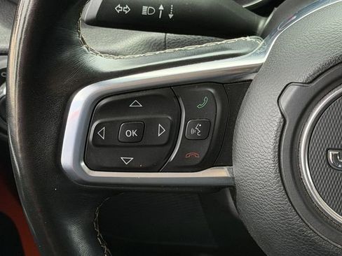 Used 2020 Jeep Wrangler Unlimited Sahara AWD/4WD image 14