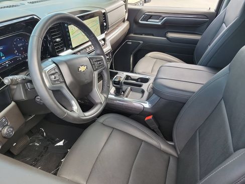 Used 2024 Chevrolet Silverado 1500 LTZ w/ Technology Package RWD image 3
