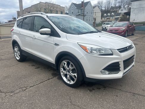 Used 2015 Ford Escape Titanium image 3