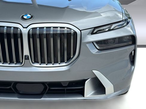 Used 2024 BMW X7 xDrive40i AWD/4WD image 11