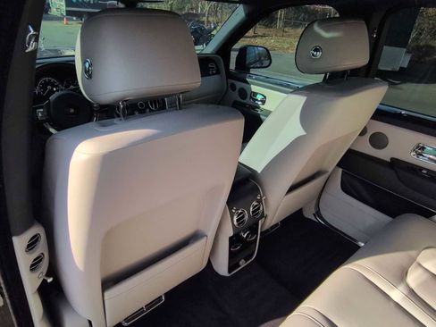 Used 2022 Rolls-Royce Cullinan image 19