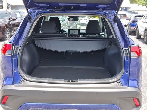 Used 2024 Toyota Corolla Cross XLE image 9