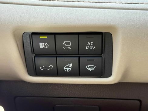 Used 2021 Toyota Highlander Limited image 15