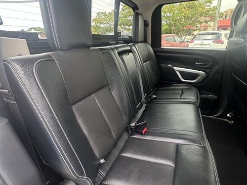Used 2019 Nissan Titan PRO-4X w/ Pro-4x Convenience Package AWD/4WD image 11