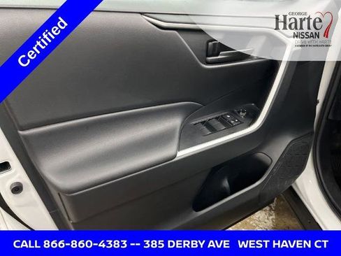 Used 2021 Toyota RAV4 LE image 15