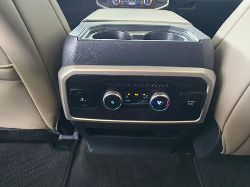 Used 2024 Ford Expedition XLT image 36