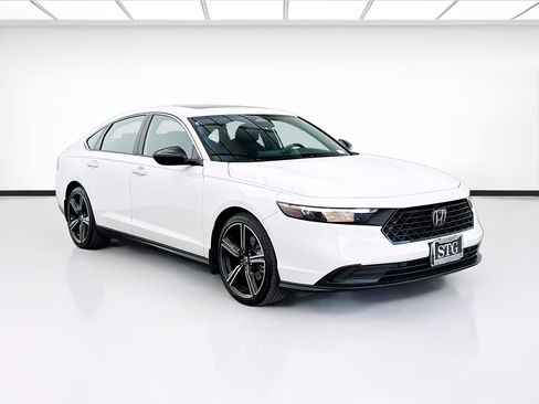 Used 2024 Honda Accord Sport image 3