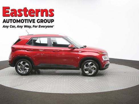 Used 2025 Hyundai Venue Limited image 45