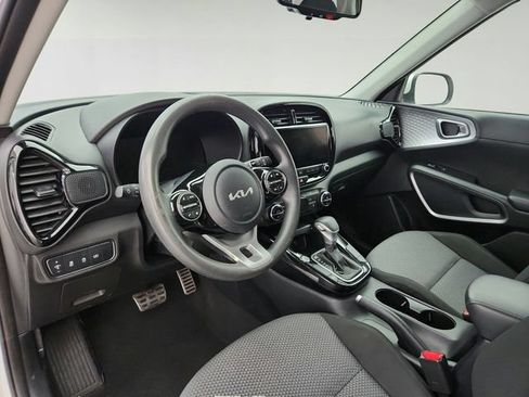 Used 2023 Kia Soul S FWD image 9