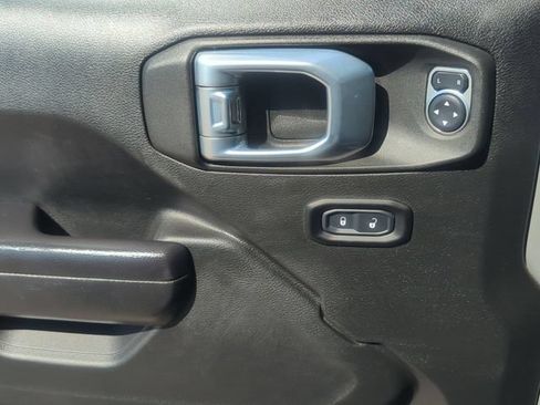 Used 2021 Jeep Gladiator Mojave w/ LED Lighting Group AWD/4WD image 13