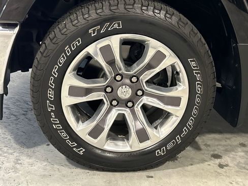 Used 2019 RAM 1500 Laramie Longhorn AWD/4WD image 11