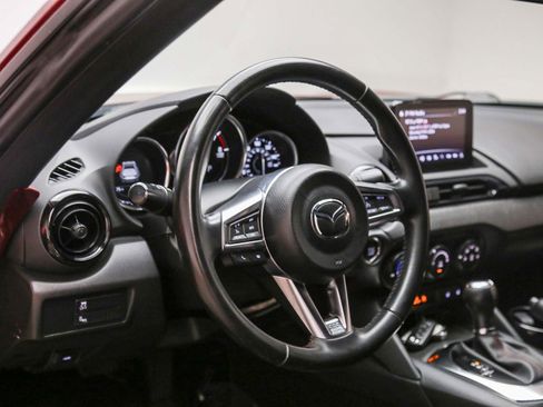 Used 2018 MAZDA MX-5 Miata RF Club RWD image 16