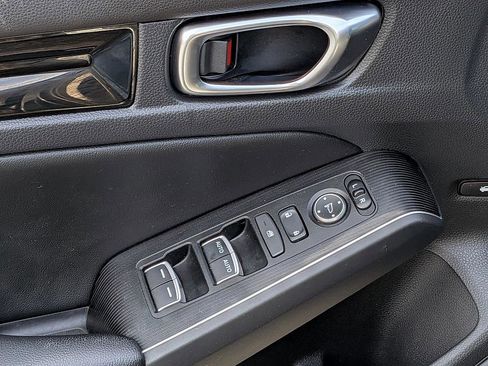 Used 2022 Honda Civic Touring image 13