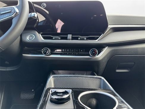 New 2026 Chevrolet Equinox LT image 11