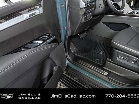New 2026 Cadillac Escalade Luxury w/ Touring Package AWD/4WD image 8