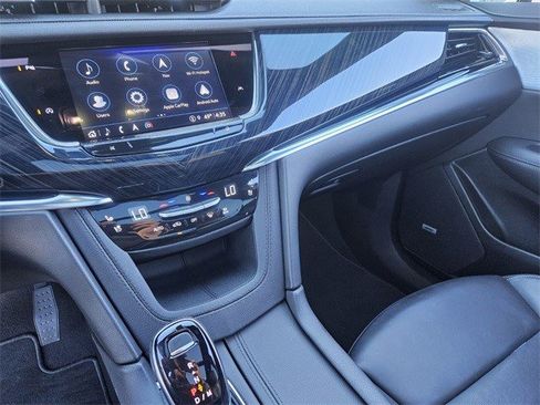 Certified 2025 Cadillac XT6 Premium Luxury image 20