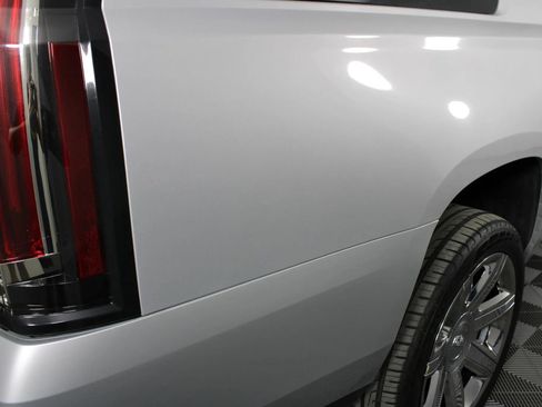 Used 2020 Cadillac Escalade ESV Luxury AWD/4WD image 38