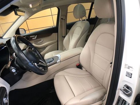 Used 2022 Mercedes-Benz GLC 300 4MATIC image 10