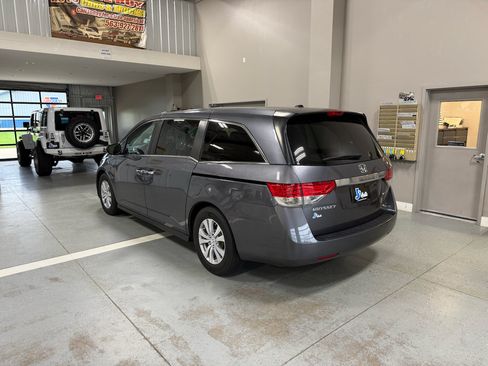 Used 2016 Honda Odyssey SE image 5