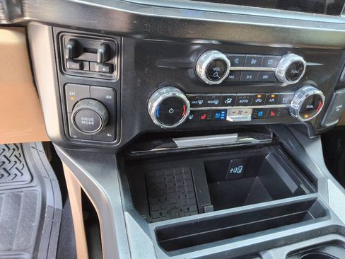 Used 2024 Ford F350 Lariat w/ Lariat Ultimate Package AWD/4WD image 21