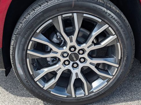 New 2026 GMC Acadia Denali Ultimate w/ LPO, Floor Liner Package AWD/4WD image 8