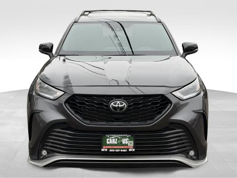 Used 2023 Toyota Highlander XSE image 2