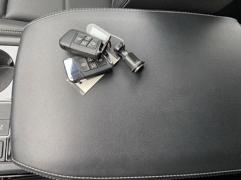 Used 2023 Volkswagen Atlas SE image 76