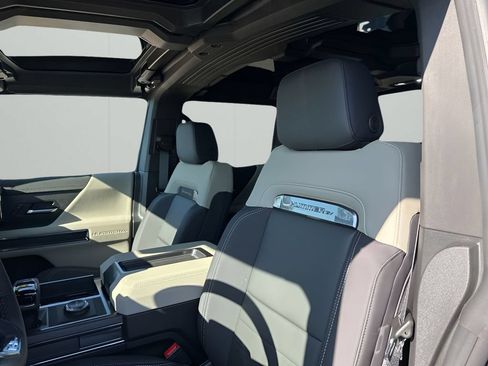 New 2026 GMC Hummer EV 4x4 Crew Cab image 32