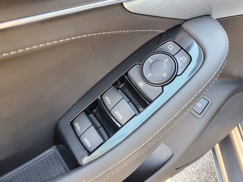 Certified 2022 Cadillac CT5 Luxury w/ Sun And Sound Package image 21