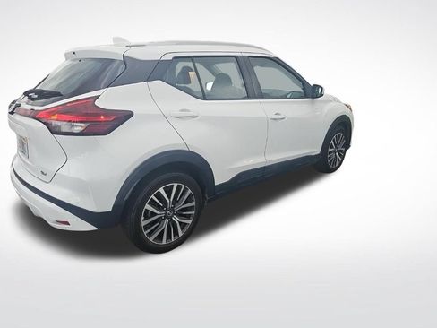 Used 2021 Nissan Kicks SV FWD image 6