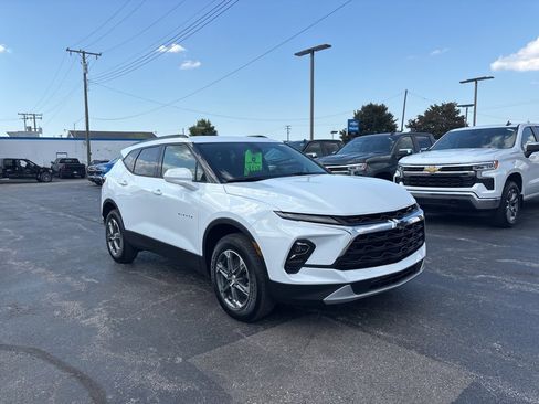 New 2025 Chevrolet Blazer LT w/ Convenience Package image 2